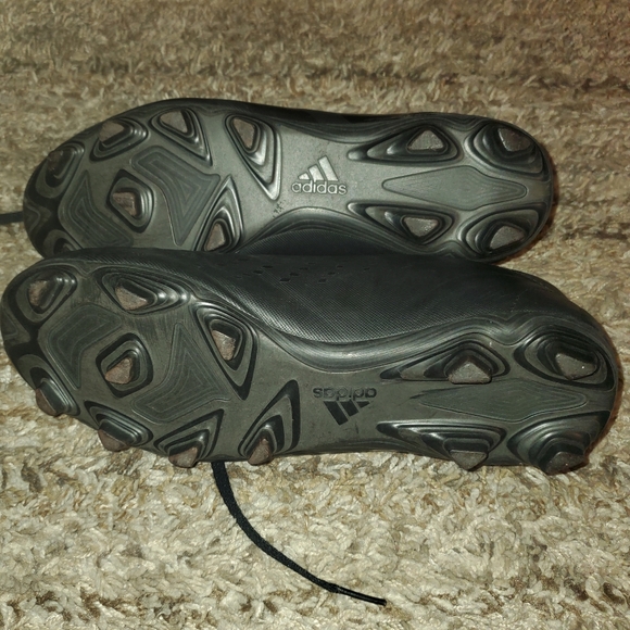 Womens Adidas Predator Soccer Cleats - Picture 3 of 3